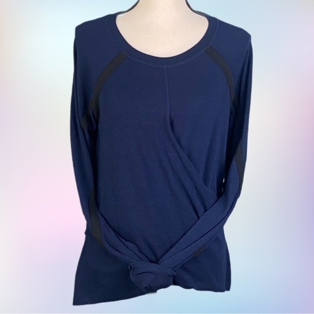 RACHEL RACHEL ROY navy with black trim pullover knit sweater in size Large. EUC